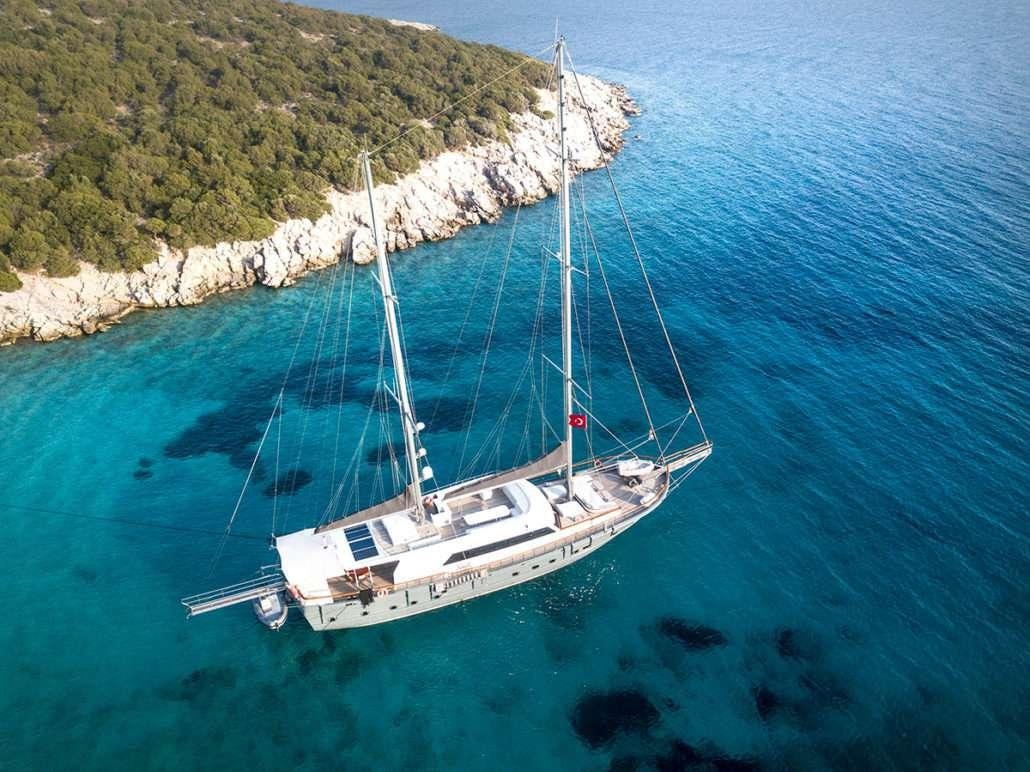 VIRTUOSO yacht charter 2