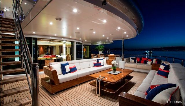ARIENCE yacht charter 5