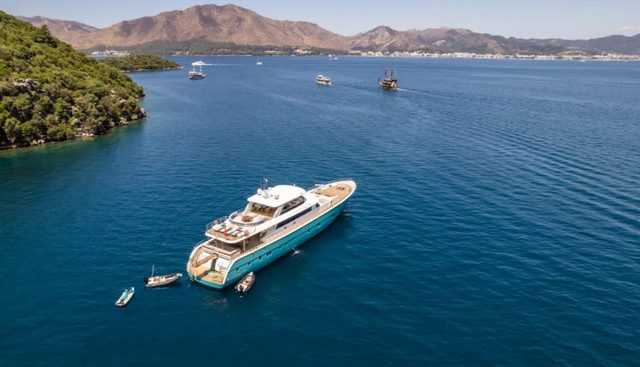 DEEP WATER yacht charter 5