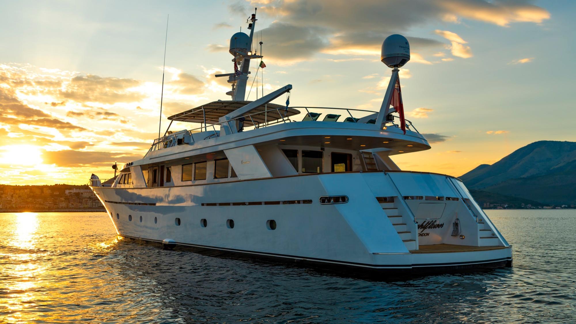 NIGHTFLOWER yacht charter 5