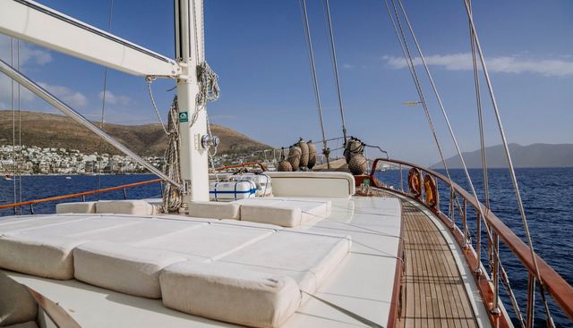 MEIN SCHATZ yacht charter 4