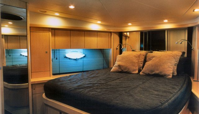 STELLA DELTA yacht charter 4