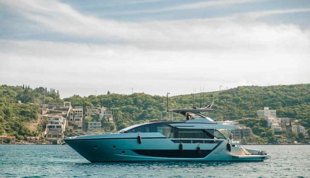 X SEVEN yacht charter 3