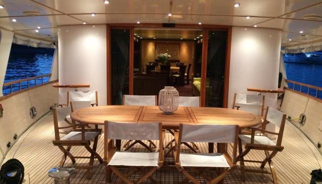 LA VOGLIA MATTA yacht charter 5