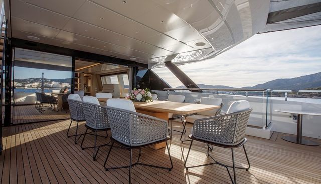 PERLA BIANCA yacht charter 5