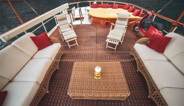 ENTRANCER yacht charter 5