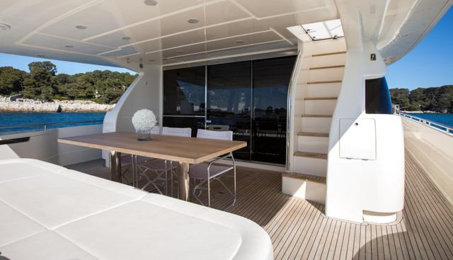 LADY BEE yacht charter 4