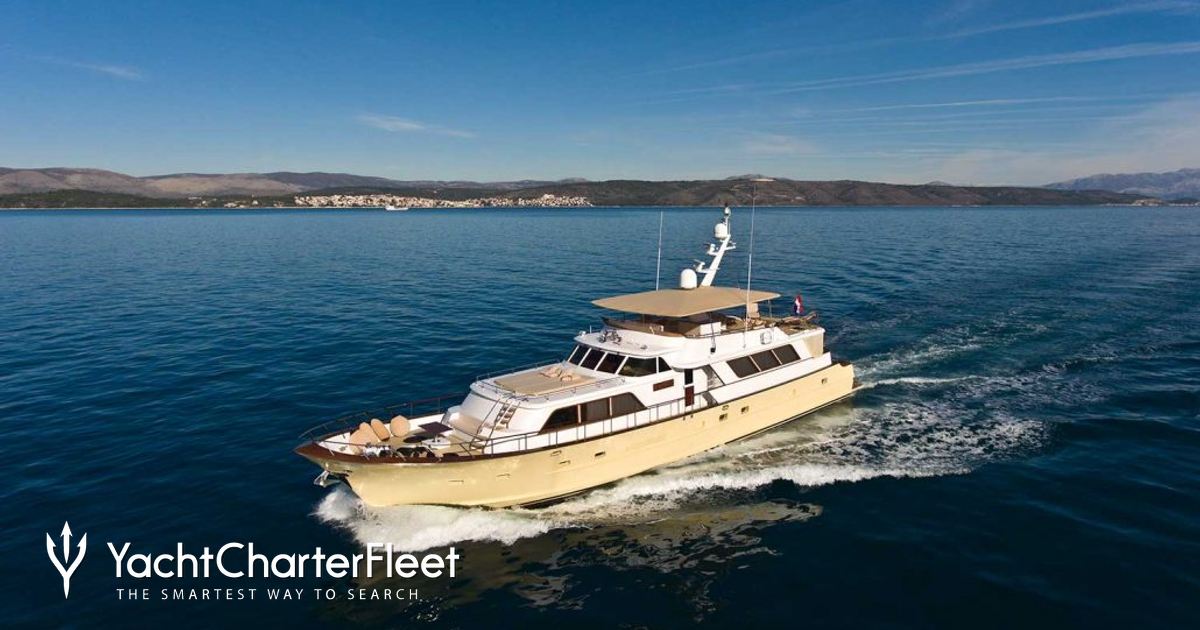 AURIANE yacht charter 2