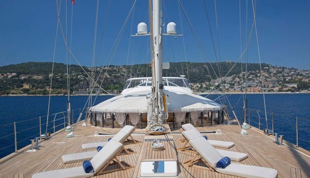 LA LUNA yacht charter 3