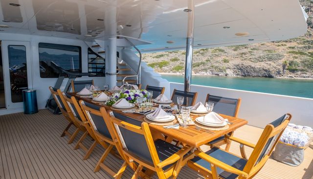 MERVE yacht charter 4