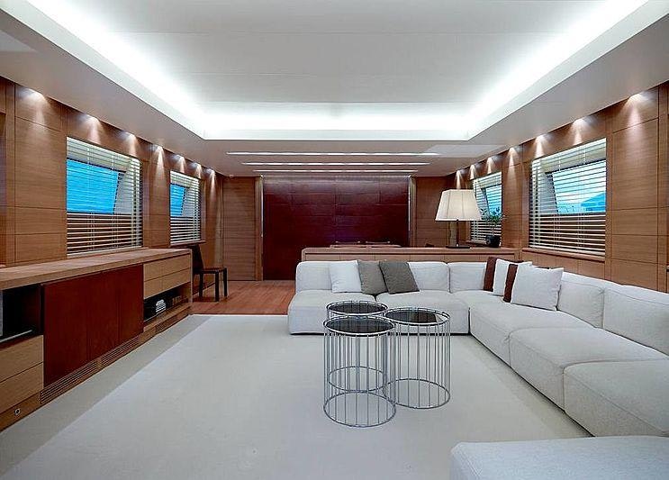 FELIGO V yacht charter 3