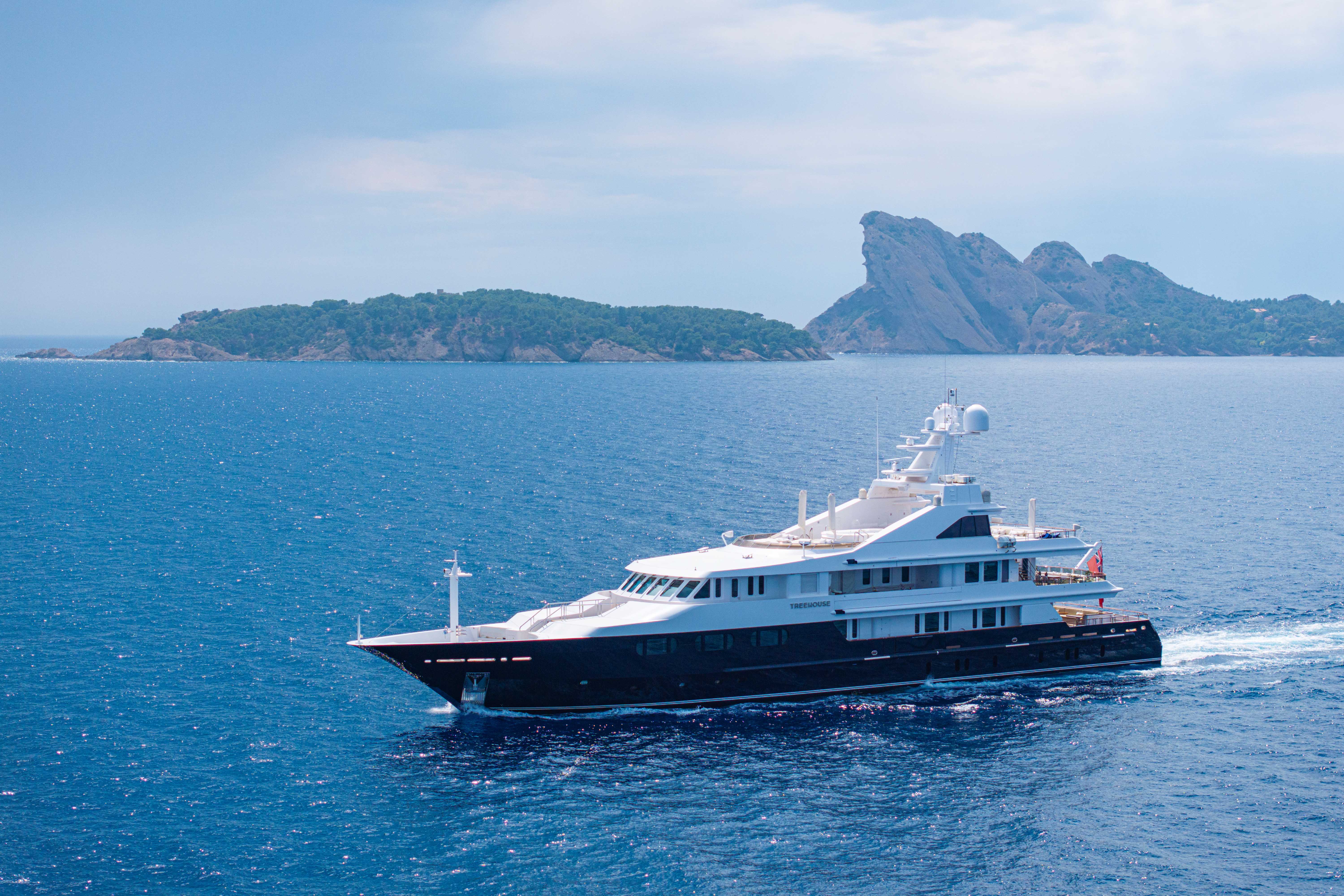 TREEHOUSE YACHT CHARTER yacht charter