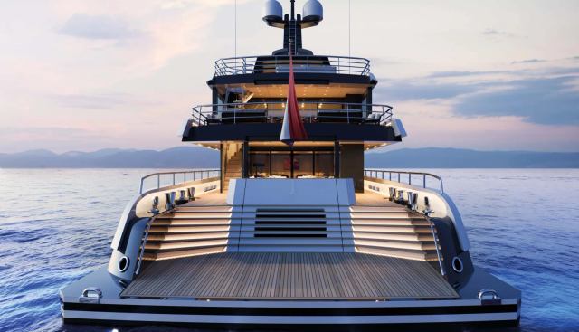 QU2 yacht charter 5