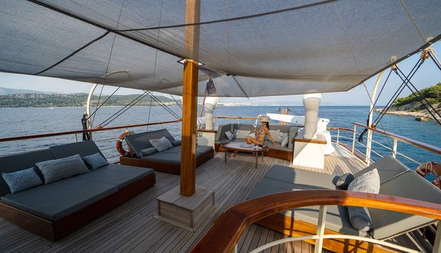 GALLANT yacht charter 3