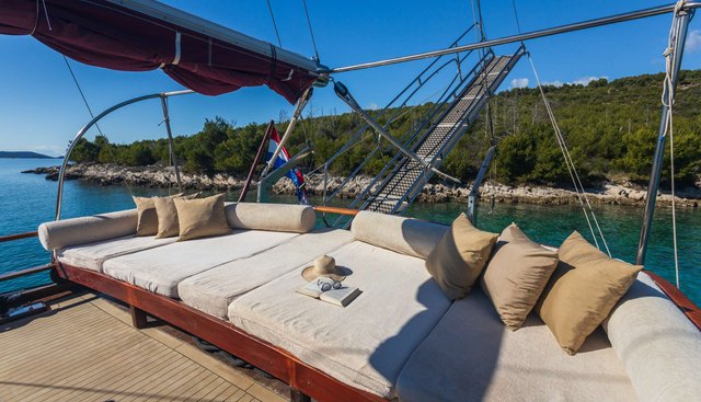 NOSTRA VITA yacht charter 5