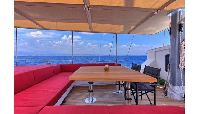 MOSS yacht charter 5