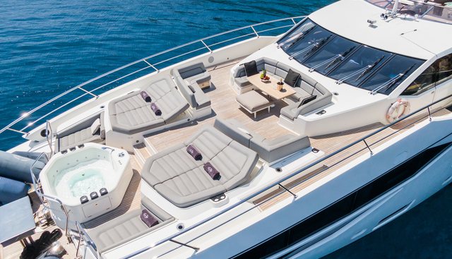 YUTORI yacht charter 3