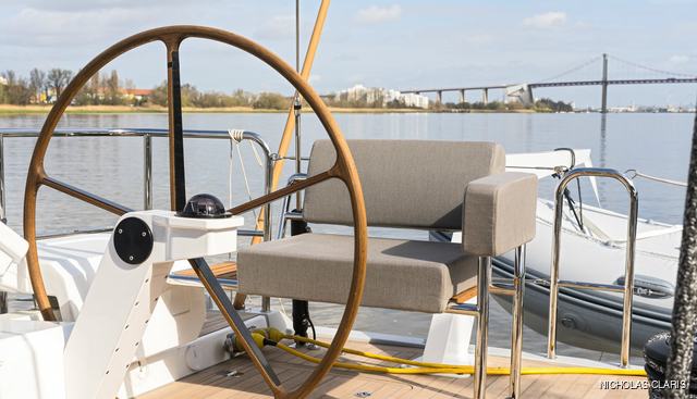 J SIX yacht charter 4