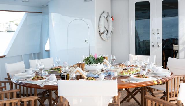 KOKOMO NIGHTS yacht charter 4
