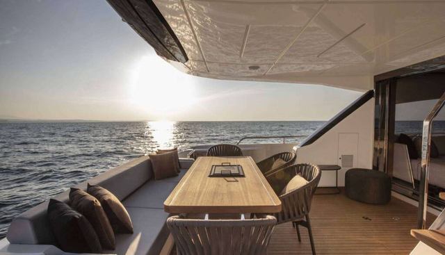 WE2 yacht charter 4