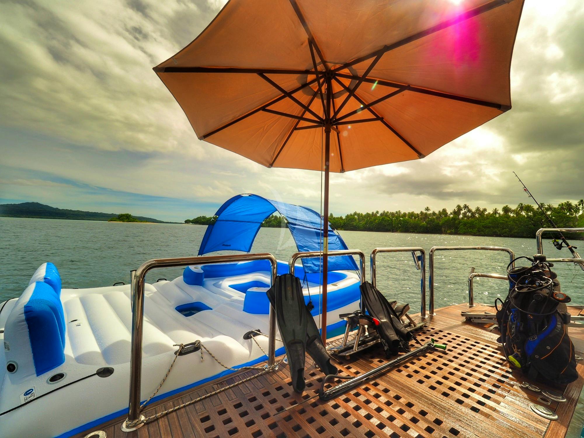 ENCORE yacht charter 4