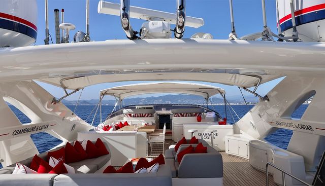 CHAMPAGNE AND CAVIAR yacht charter 4