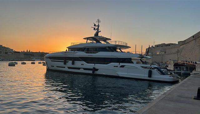 JULES yacht charter 5