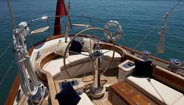 KEALOHA yacht charter 3