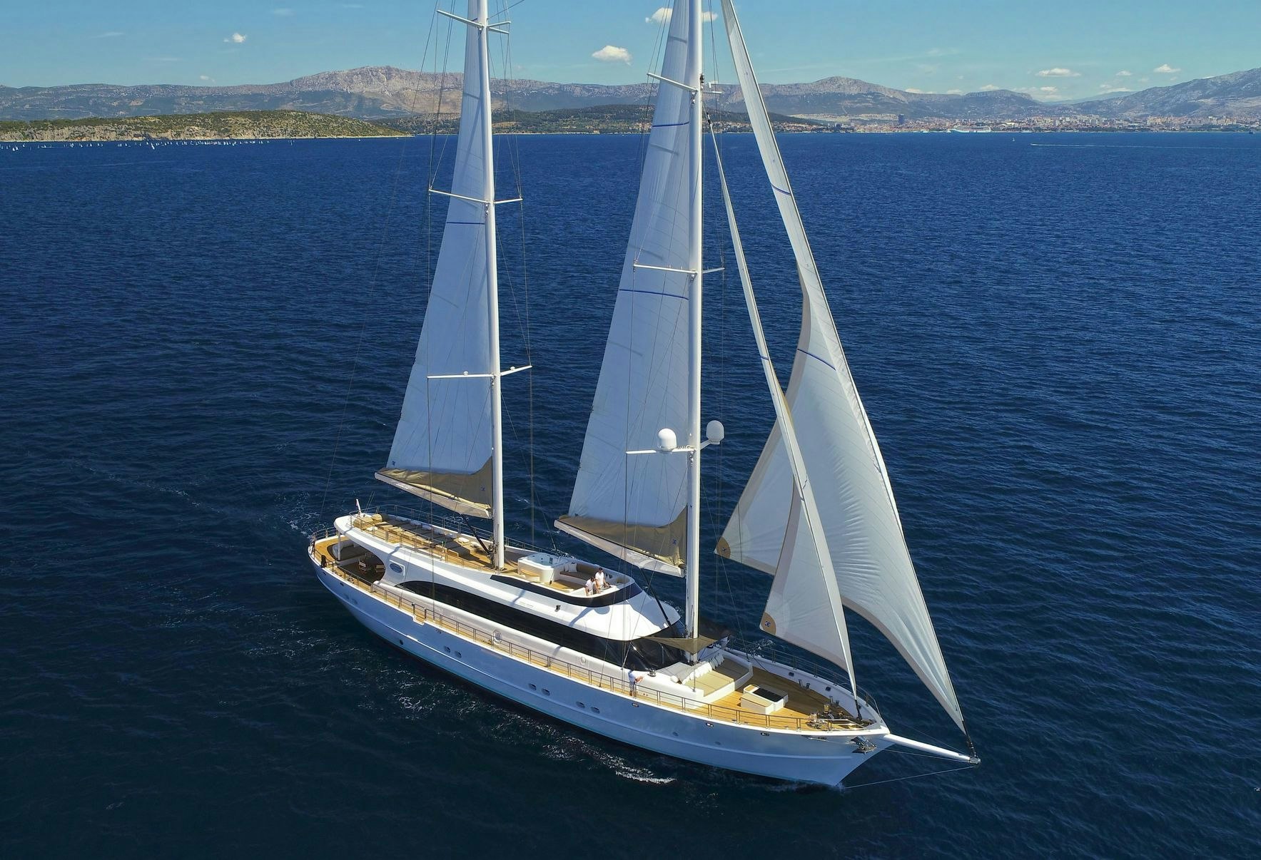 ACAPELLA yacht charter 4