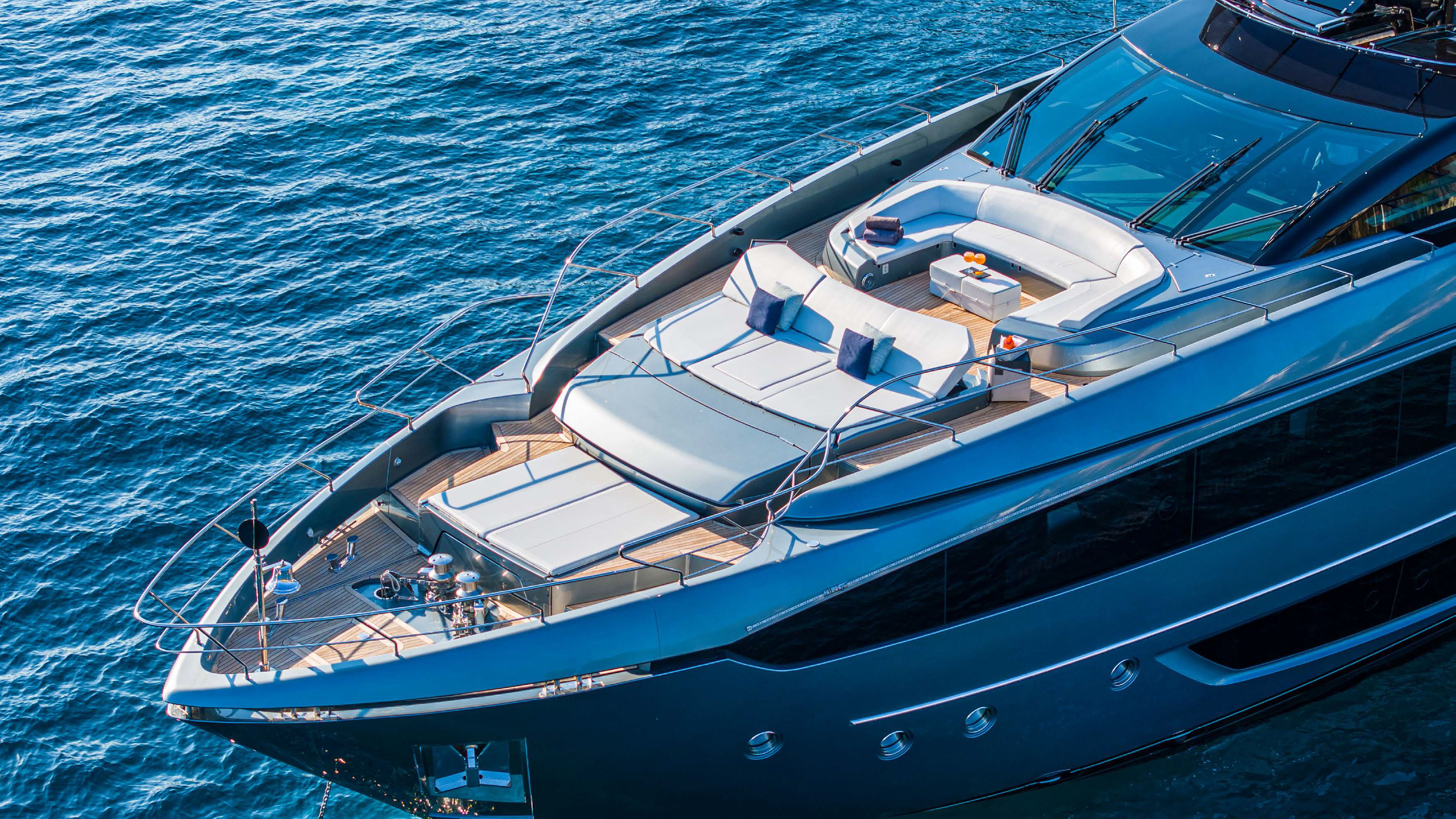 FIGURATI yacht charter 5