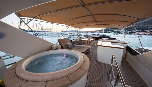 LADY LONA yacht charter 3