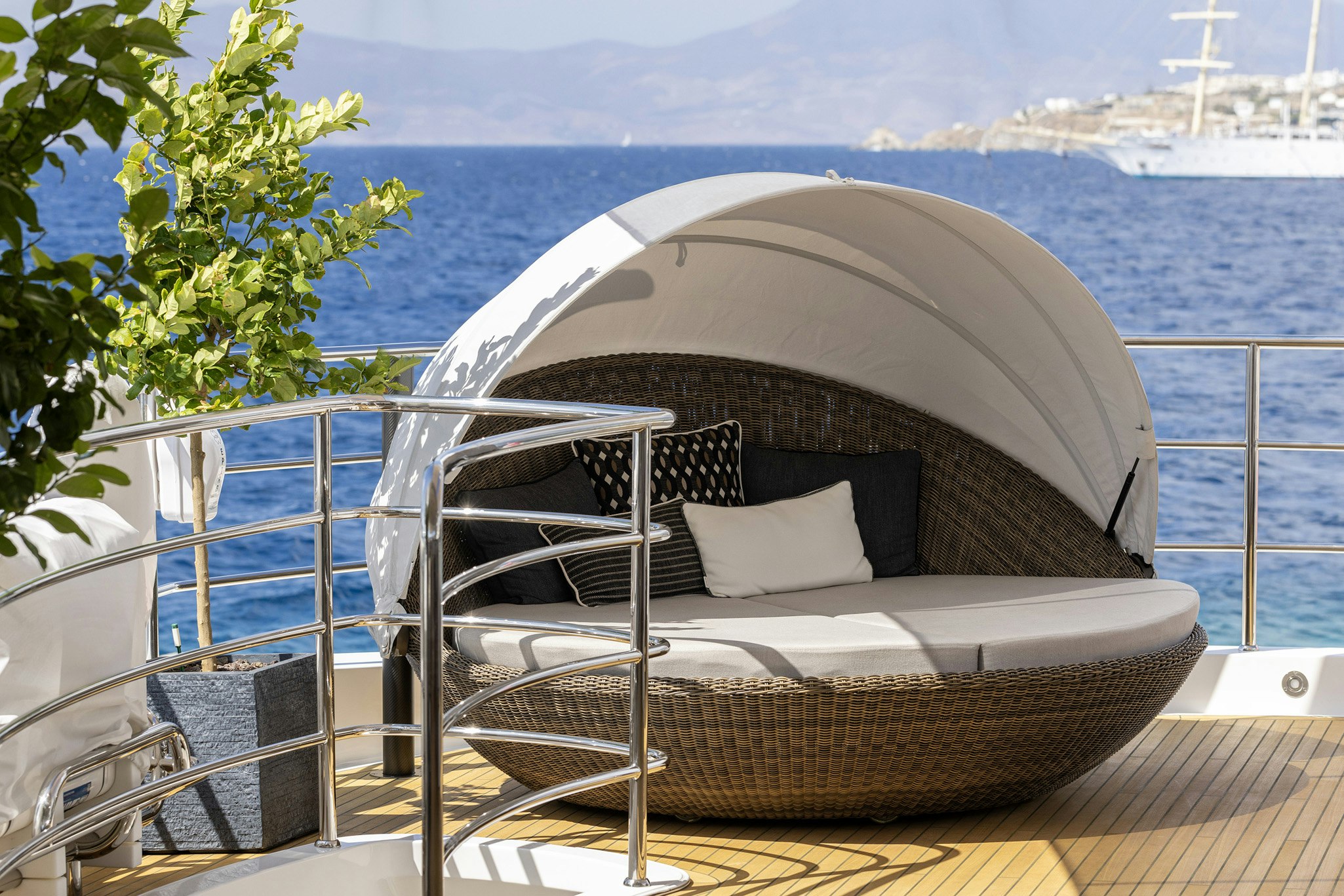 NOROADER yacht charter 5