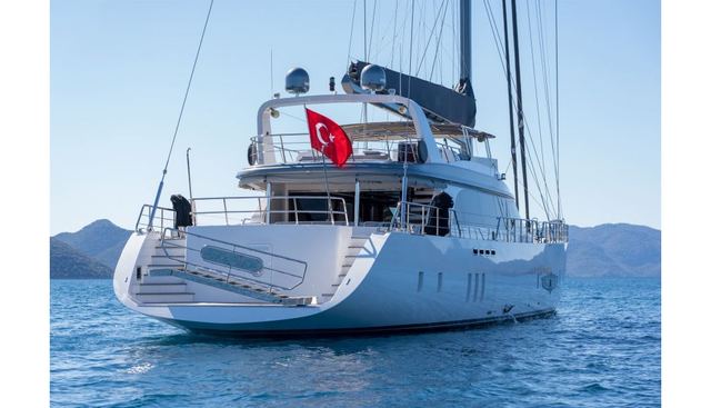 SON OF WIND yacht charter 5