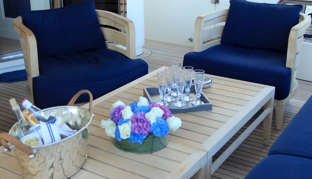 MIA ROCCA IX yacht charter 5