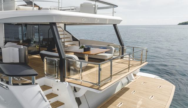 FIRST HORIZON yacht charter 5