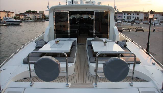 MOON GLIDER yacht charter 5