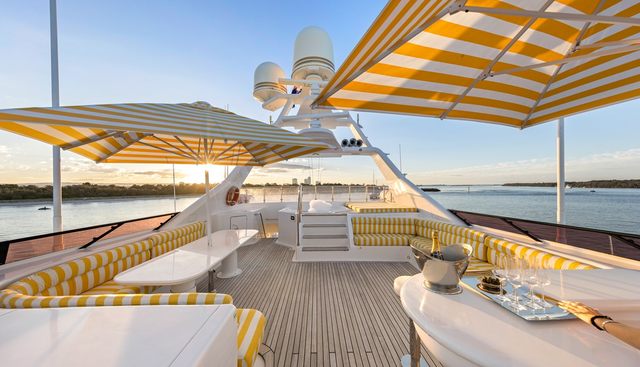 MISTRESS yacht charter 3