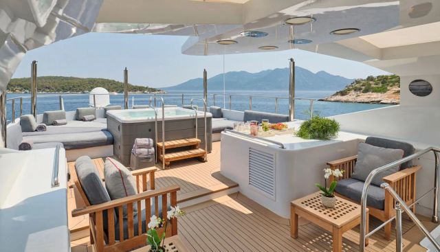BELLA STELLA yacht charter 4