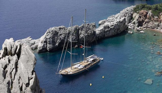 SILVER MOON yacht charter 3