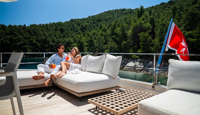 SK yacht charter 5