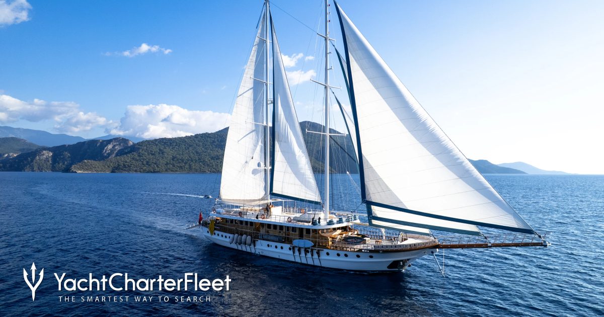 QUEEN ATLANTIS yacht charter 2