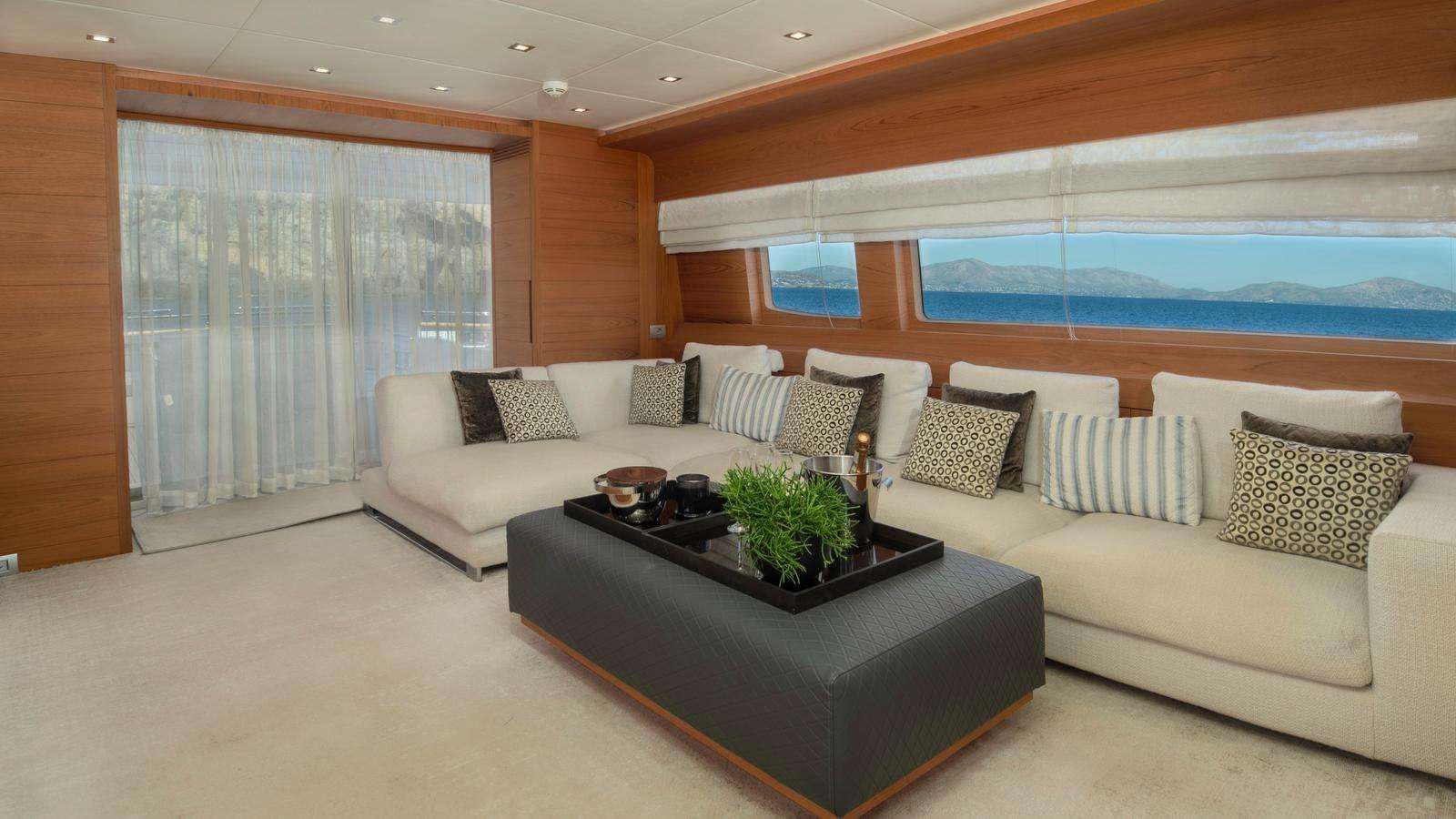 EL PECADO yacht charter 2
