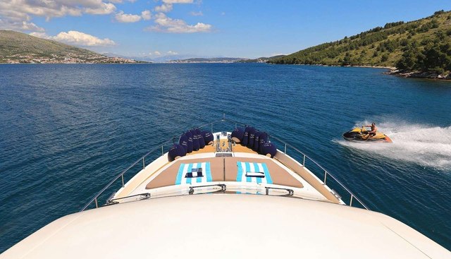 LUNA ROSSA yacht charter 3