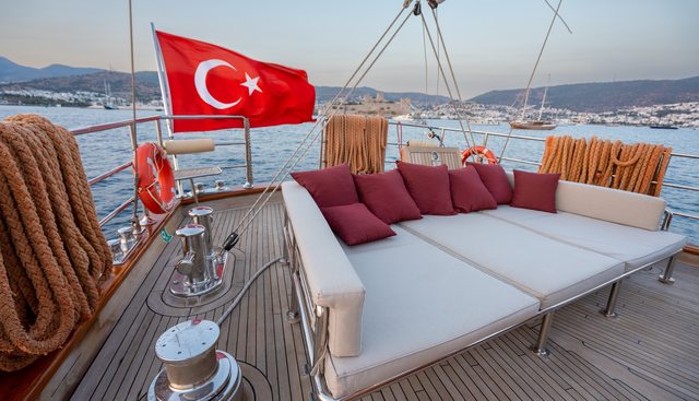 CASA DELL ARTE yacht charter 5