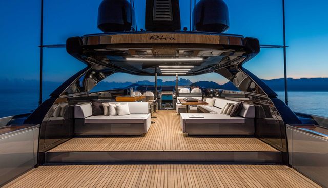 BELLA DONNA yacht charter 4