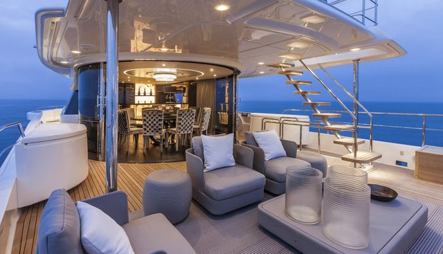 YVONNE yacht charter 4