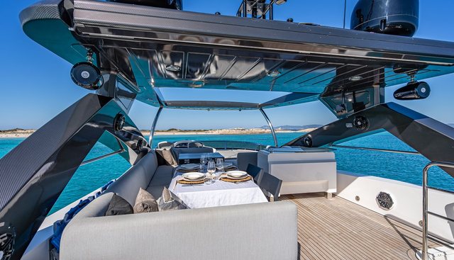 MOZZ II yacht charter 3