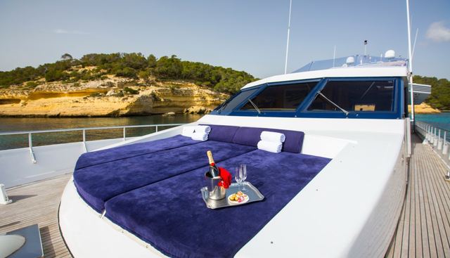 ACE SIX yacht charter 3