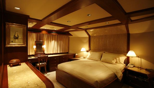 SKYETYME yacht charter 5