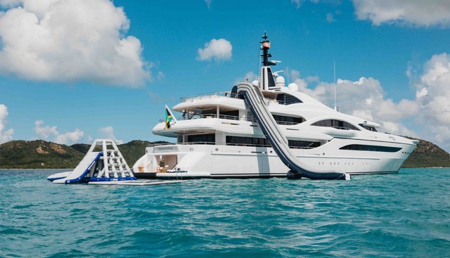 QUANTUM OF SOLACE yacht charter 5